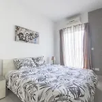 Spacious With Side Sea View Апартаменты Сент-Полс-Бей