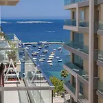 Апартаменты Spacious With Side Sea View