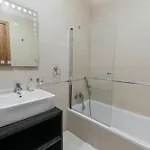 Spacious With Side Sea View * Сент-Полс-Бей