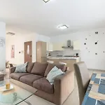 Spacious With Side Sea View Сент-Полс-Бей