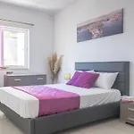 Spacious With Side Sea View * Сент-Полс-Бей