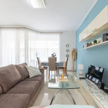 Spacious With Side Sea View Сент-Полс-Бей