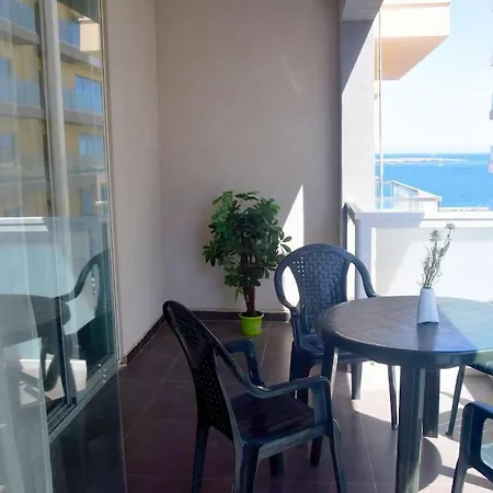 Apartament Spacious With Side Sea View *