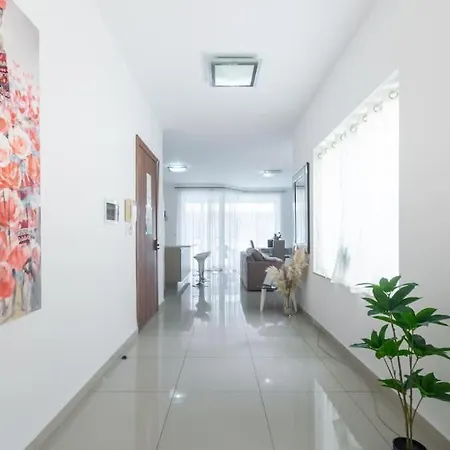 Apartament Spacious With Side Sea View San Pawl il-Baħar