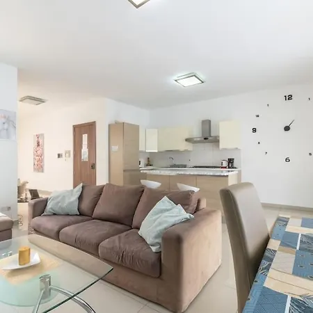 Spacious With Side Sea View San Pawl il-Baħar