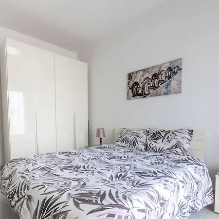 Spacious With Side Sea View Apartment