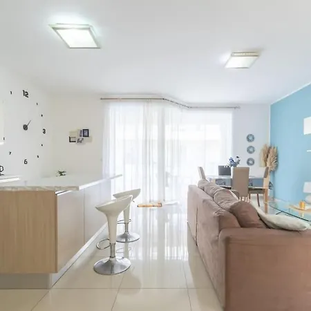 Spacious With Side Sea View *