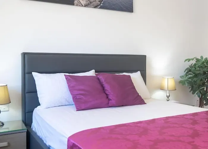 Spacious With Side Sea View *