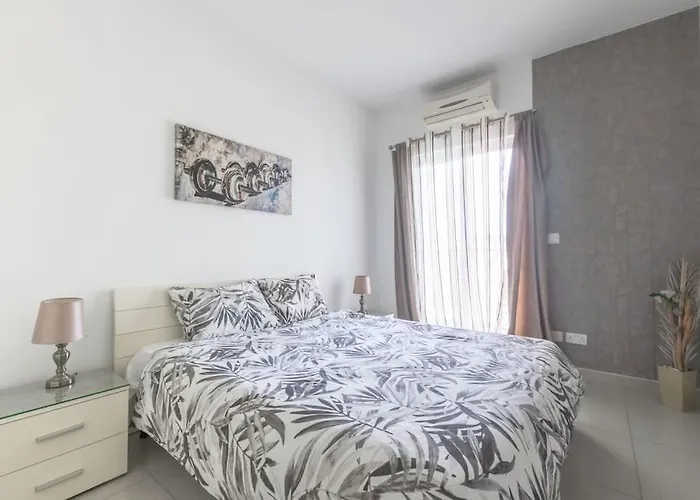 Spacious With Side Sea View Lejlighed San Pawl il-Baħar