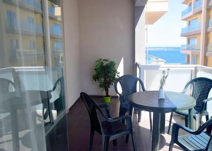 Apartament Spacious With Side Sea View *