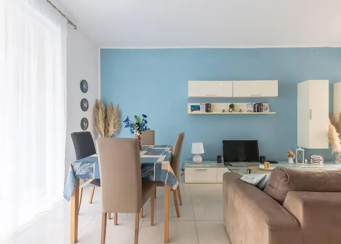 Spacious With Side Sea View *