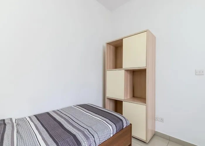 Apartament Spacious With Side Sea View *