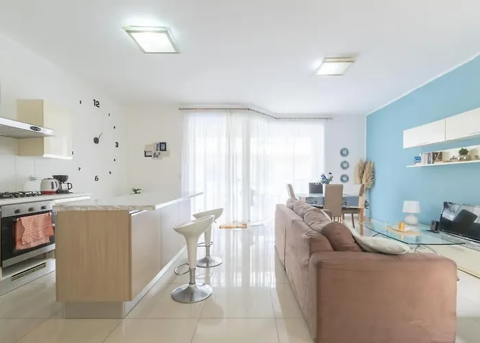 Spacious With Side Sea View *