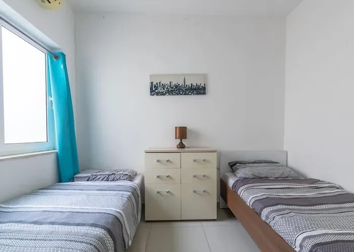 Spacious With Side Sea View San Pawl il-Baħar